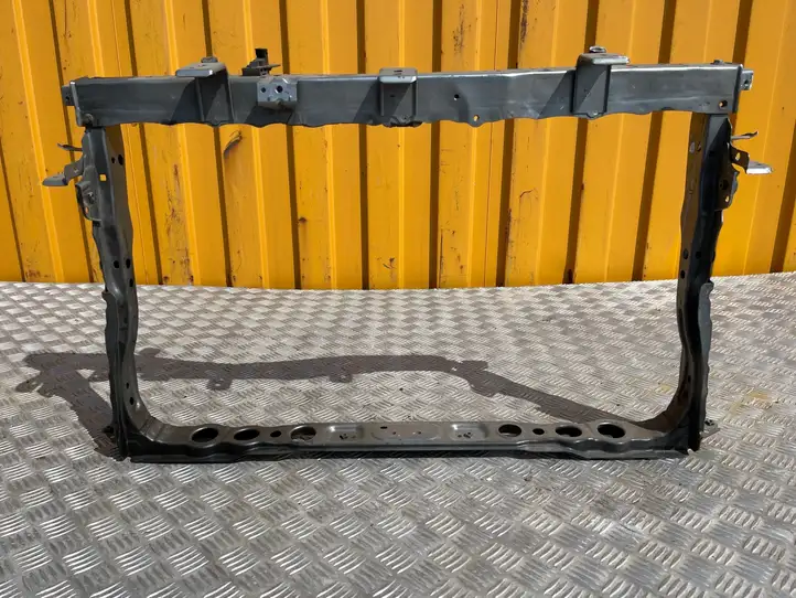 Toyota Auris 150 (2006 - 2012) Панель радиаторов двигателя — фото 1