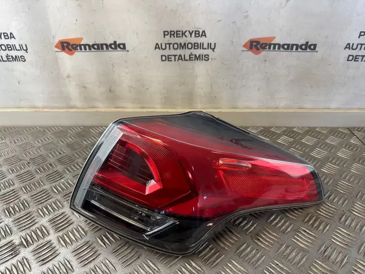 Toyota RAV 4 (XA40) (2012 - 2018) 8155042201 Задний фонарь в кузове — фото 1