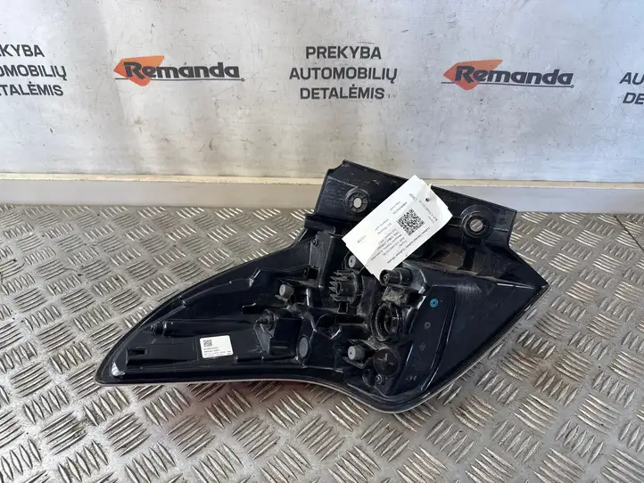 Toyota RAV 4 (XA40) (2012 - 2018) 8155042201 Задний фонарь в кузове — фото 2