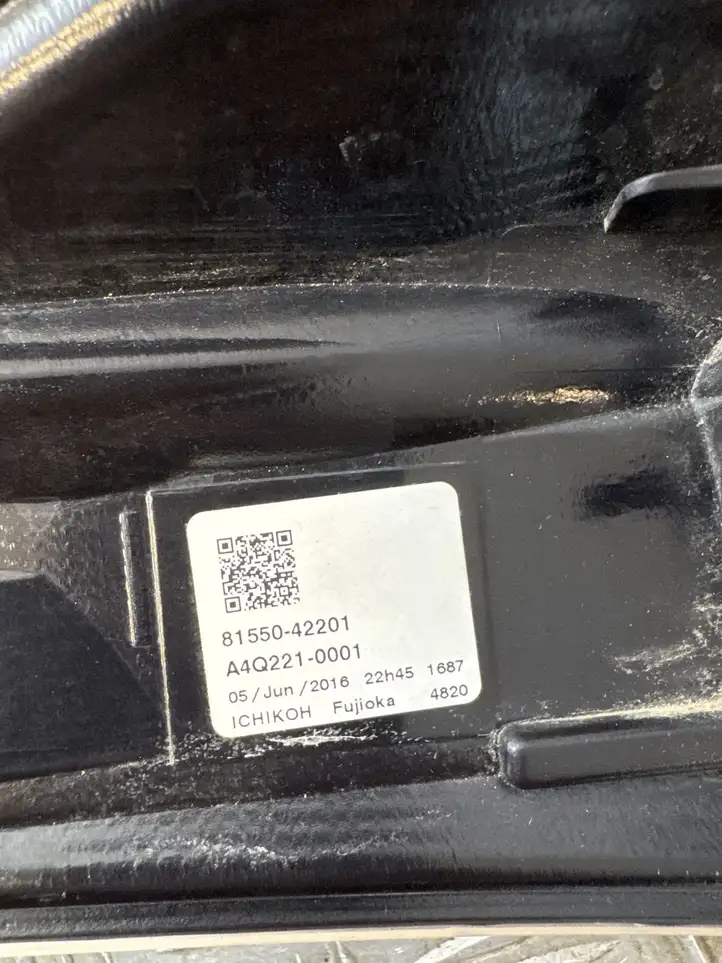 Toyota RAV 4 (XA40) (2012 - 2018) 8155042201 Задний фонарь в кузове — фото 6
