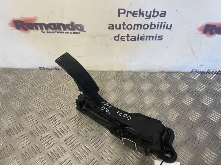 Mercedes-Benz ML W164 (2005 - 2011) A1643000104 Педаль акселератора — фото 3