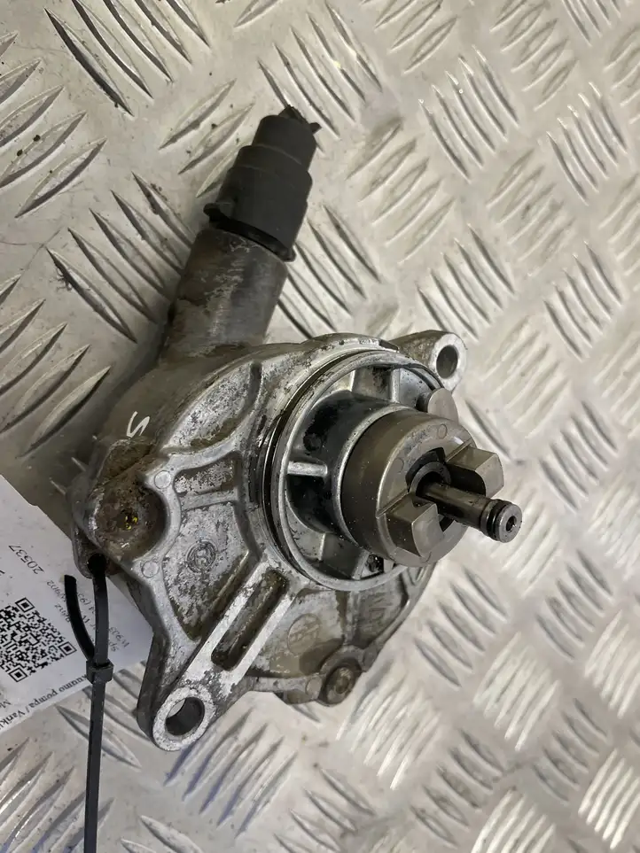Mercedes-Benz Sprinter W901 W902 W903 W904 (1995 - 2007) A6112308265 Вакуумный насос — фото 3