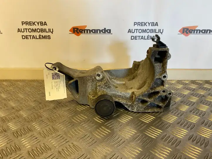 BMW 3 E90 E91 (2005 - 2012) 11167802639 Кронштейн генератора — фото 1