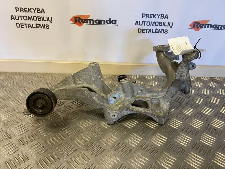 Mercedes-Benz CLA C117,X117,W117 (2013 - 2019) A6512011709 Кронштейн генератора — фото 3