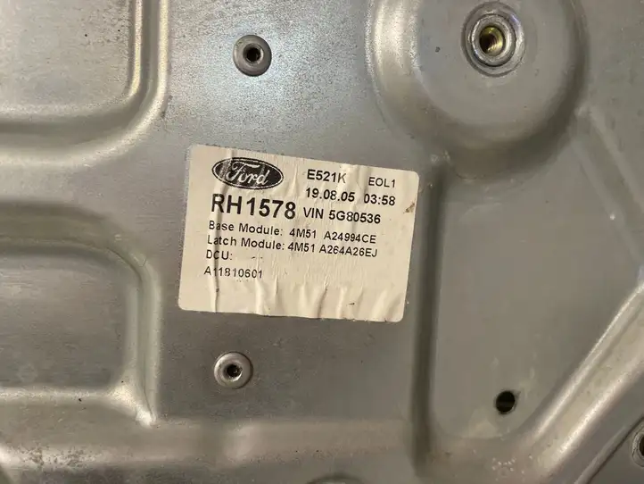 Ford Focus (2005 - 2008) 4M51A24994CE Механический стеклоподъемник задней двери — фото 2