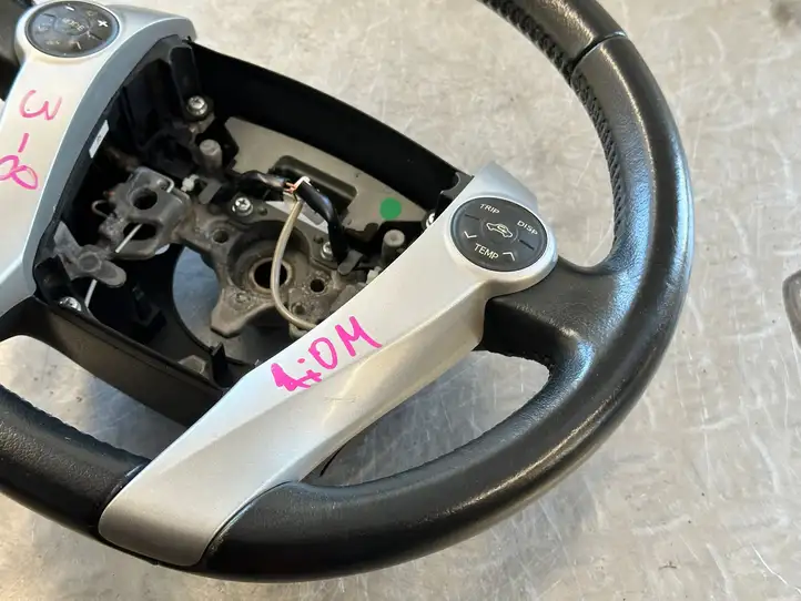 Toyota Prius (XW30) (2009 - 2015) Руль — фото 2