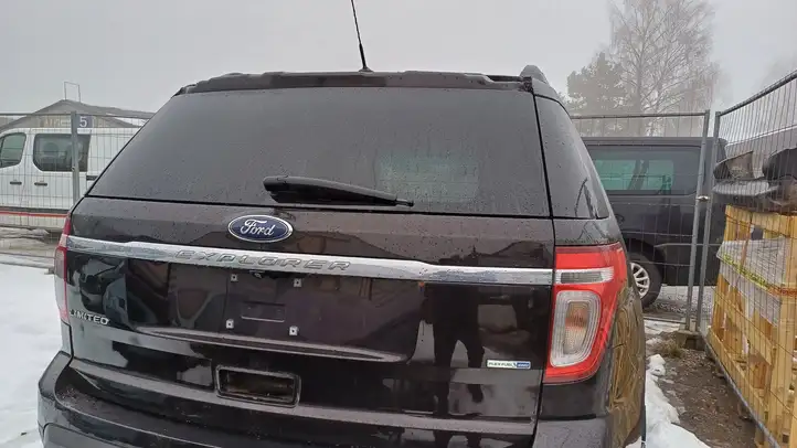 Ford Explorer (2010 - 2015) Крышка багажника — фото 1