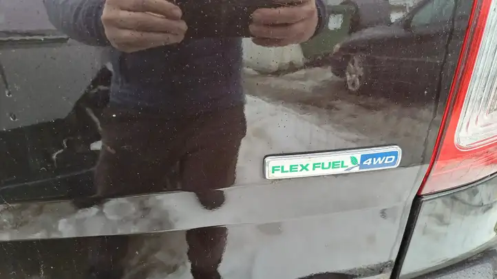 Ford Explorer (2010 - 2015) Крышка багажника — фото 3