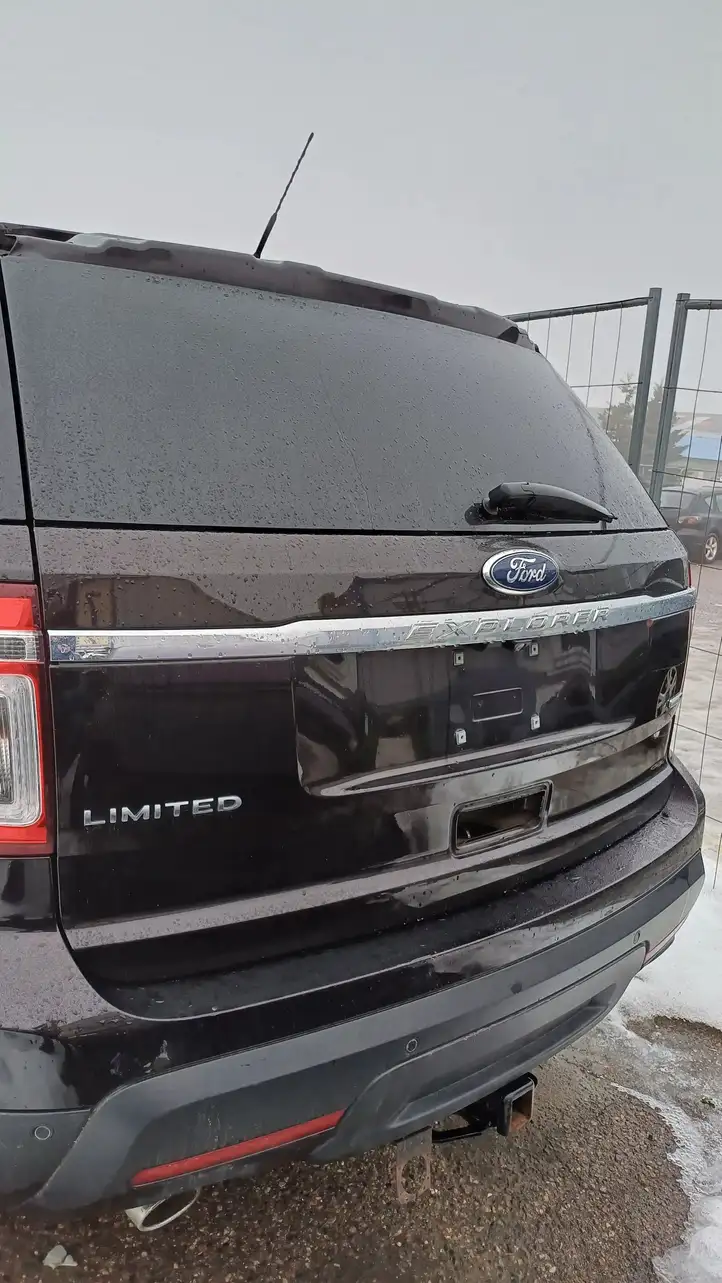 Ford Explorer (2010 - 2015) Крышка багажника — фото 5