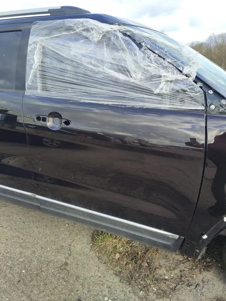 Ford Explorer (2010 - 2015) Дверь — фото 1