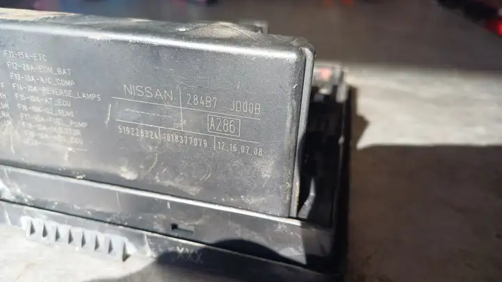 Nissan Qashqai (2006 - 2010) 284B7JD00B Блок предохранителей — фото 3