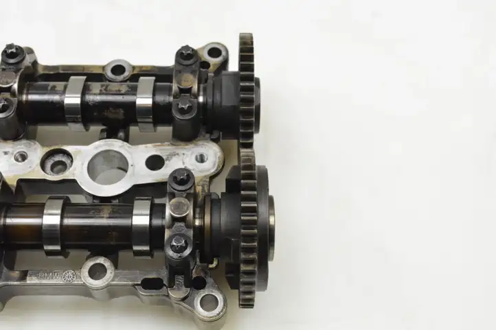 Mini Cooper Countryman R60 (2010 - 2016) 7797511 Крышка распределительного вала — фото 3