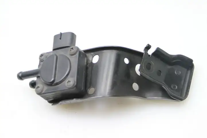 Toyota Auris 150 (2006 - 2012) 8948012020 Датчик давления выхлопа — фото 4