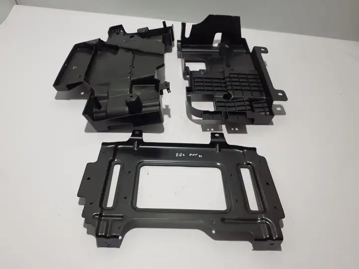 Land Rover Range Rover L405 (2017 - 2022) Прочая отделка багажника — фото 1