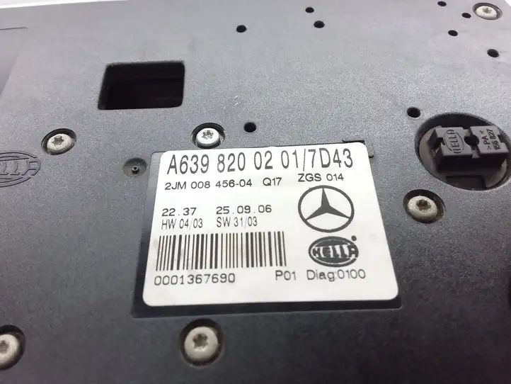 Mercedes-Benz Vito Viano W639 (2003 - 2010) A6398200201 Передняя подсветка — фото 4