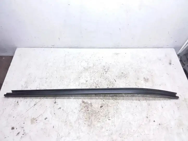 Volkswagen Crafter (2016 - ) 7C0843859 Другая деталь раздвижной двери — фото 1