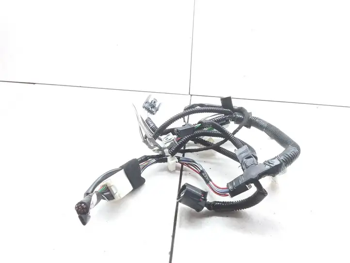 Toyota Yaris (2014 - 2019) 821850DA50B Жгут проводов крышки багажника — фото 3