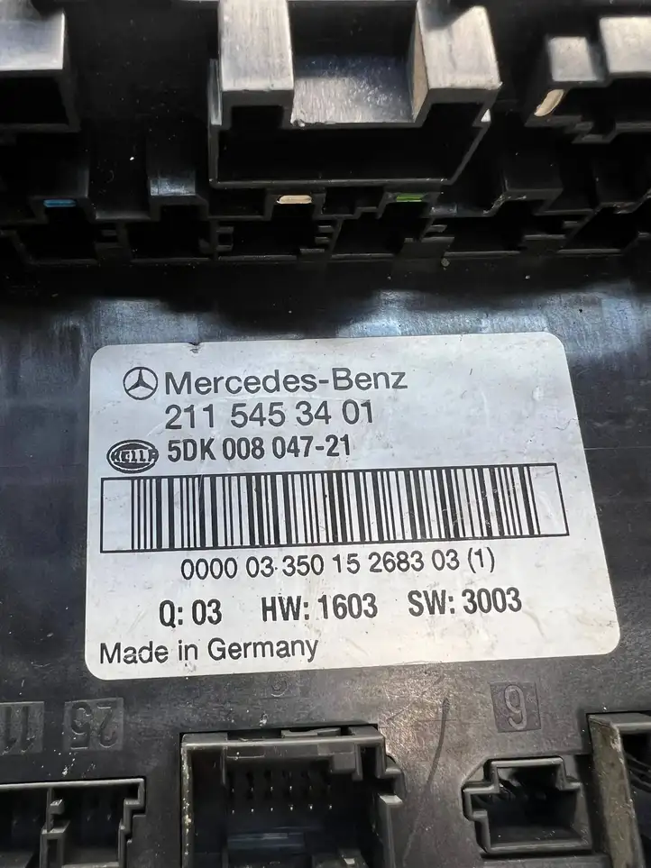 Mercedes-Benz E W211 (2002 - 2009) A2115453401 Блок предохранителей — фото 3