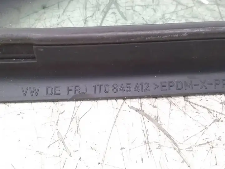 Volkswagen Touran II (2010 - 2016) 1T0845412 Треугольное стекло кузова — фото 4