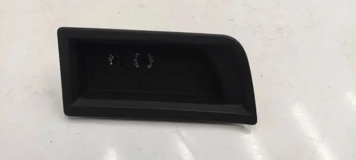 BMW 3 F30 F35 F31 (2012 - 2018) 9207357 Прочие детали салона — фото 3