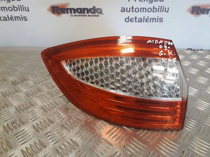 Ford Mondeo MK IV (2007 - 2014) 7S7113405A Задний фонарь в кузове — фото 1