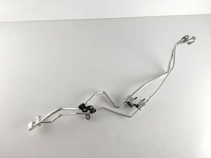 Toyota RAV 4 (XA50) (2018 - )   Трубка (трубки)/ шланг (шланги) кондиционера воздуха