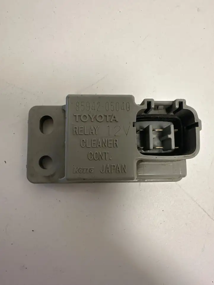 Toyota Avensis T250 (2006 - 2009) 8594205040 Реле омывателя фар — фото 1
