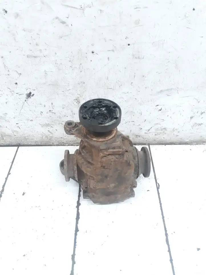 BMW 5 E39 (1996 - 2003)  7502528 Задний редуктор