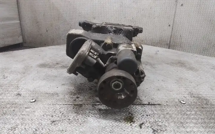 Volvo XC90 (2002 - 2006)  08689633 Задний редуктор