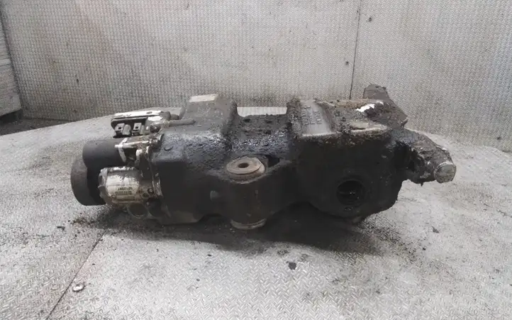 Volvo XC90 (2002 - 2006)  08689633 Задний редуктор