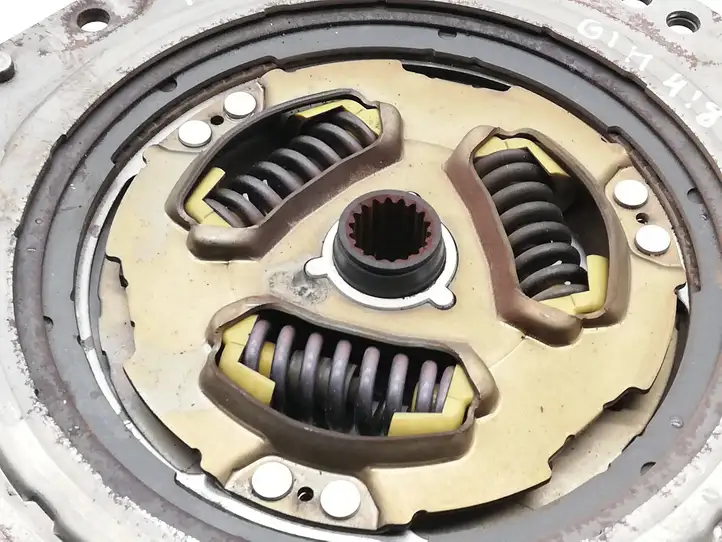 Toyota Yaris (2014 - 2019)   Диск сцепления