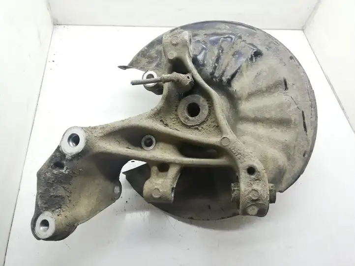 Volkswagen PASSAT B7 (2011 - 2014)   Задний поворотный кулак (ступица, цапфа)