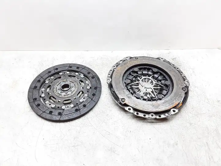 Volvo V70 (2007 - 2013)  124034610 Диск сцепления