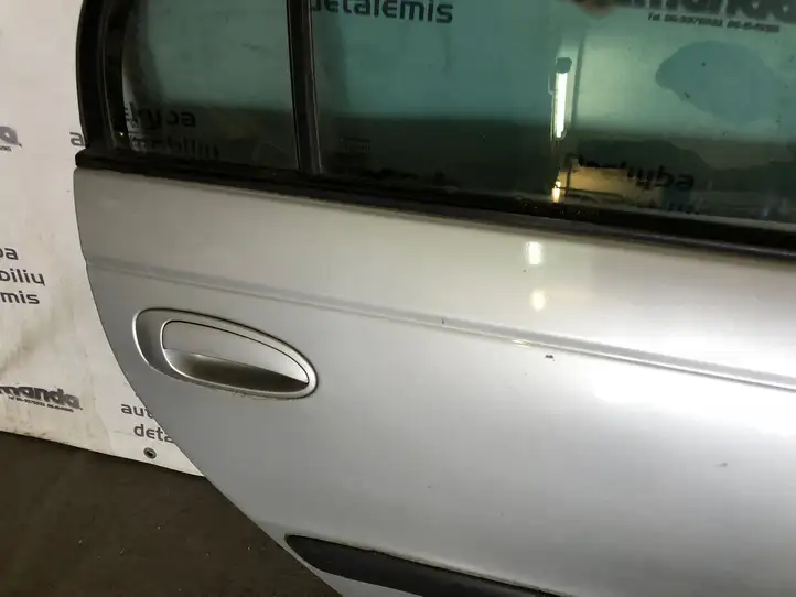 Toyota Avensis T220 (2000 - 2003) Задняя дверь — фото 2