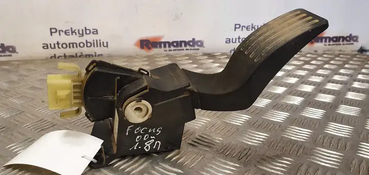 Ford Focus (1998 - 2004) 2M519F836AC Педаль акселератора — фото 1