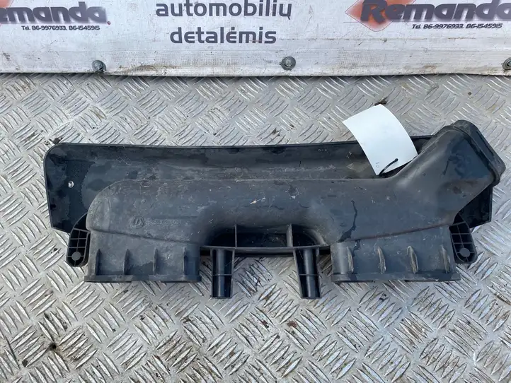 BMW X3 E83 (2003 - 2010) 13713402849 Детали воздухозаборника — фото 3