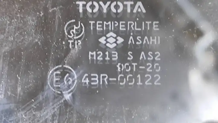 Toyota Yaris Verso (1999 - 2005) E643R00122 Стекло передней двери — фото 2