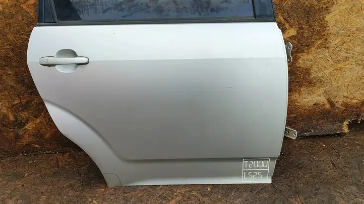 Toyota Corolla Verso AR10 (2004 - 2009) Задняя дверь — фото 5