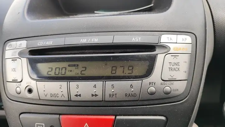 Toyota Aygo AB10 (2005 - 2008) 861200H010 Магнитола / мультимедийная система — фото 1