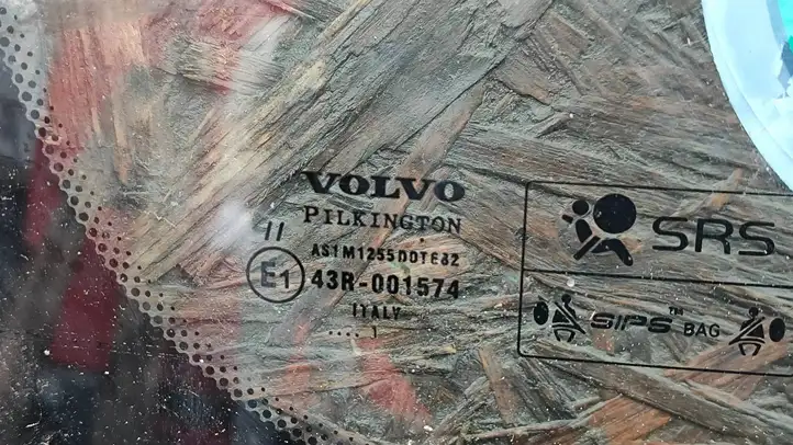 Volvo V70 (2000 - 2004) 43R001574 Переднее стекло — фото 2