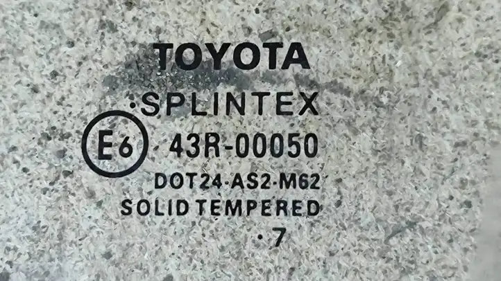 Toyota Avensis T250 (2006 - 2009) E643R00050 Стекло передней двери — фото 2