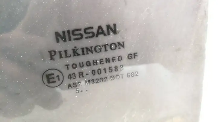 Nissan Micra (2003 - 2007) 43R001583 Стекло задней двери — фото 8