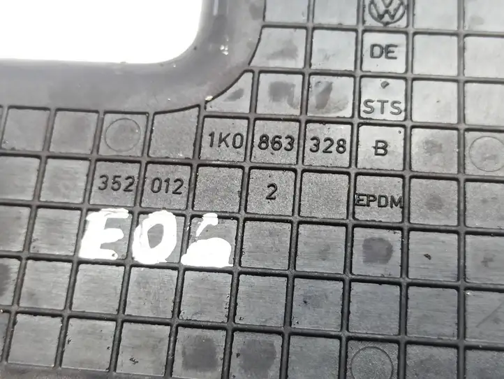 Volkswagen Eos (2010 - 2015) 1K0863328B Коврик бардачка — фото 8
