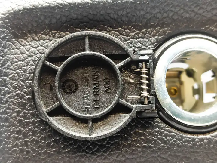 Volkswagen Eos (2010 - 2015) 1Q0863289E Накладка задней пепельницы — фото 5