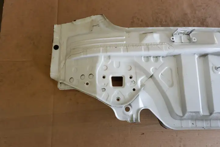 Toyota Avensis T270 (2009 - 2012) 5830705090 Другая часть кузова — фото 4