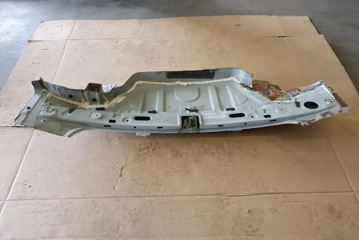 Toyota Avensis T270 (2009 - 2012) 5830705090 Другая часть кузова — фото 6