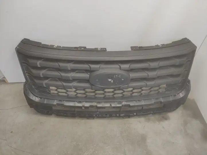 Ford Explorer VI (2019 - ) FB538200GEW Вентиляционная решетка кузова — фото 1
