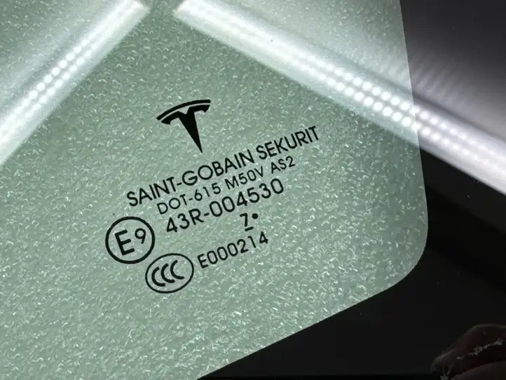 Tesla Model X (2021 - ) 105520500D Форточка двери — фото 7