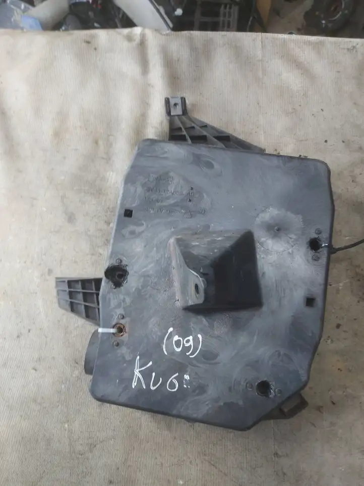 Ford Kuga I (2008 - 2012) 8V4112A659AD Кронштейн ЭБУ двигателя — фото 1