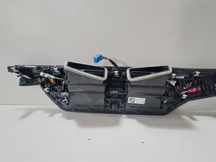 BMW i4 (2021 - ) 5A8E278 Декоративная отделка — фото 9